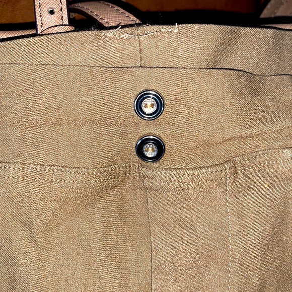 EUC Booty Shaping Khaki Leggings Practically New - Picture 3 of 12